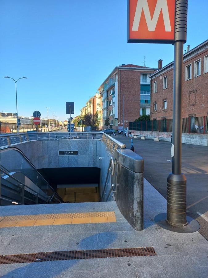 A Due Passi Metro Italia '61 Leilighet Torino Eksteriør bilde